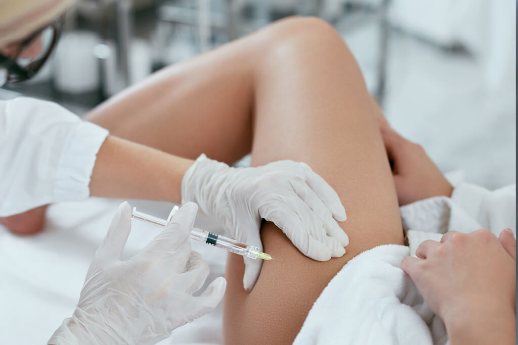 lipo-injection Woman getting Lipo Mino IM injections